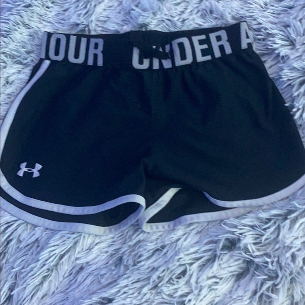 black under armourer shorts